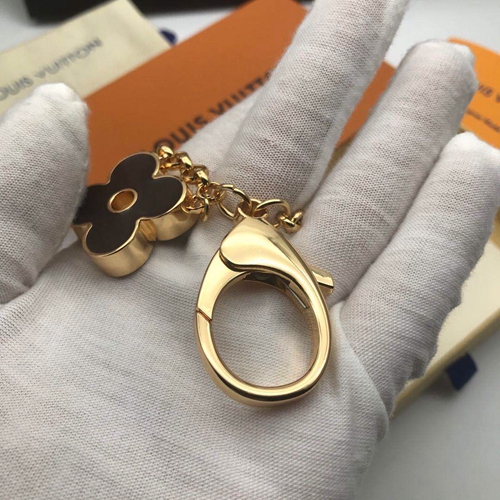 ブランドキーホルダー着用イメージ